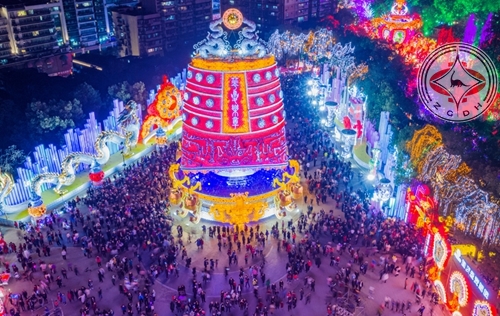 ���������A•�����ؕ�����}����(hu��)�貵ǈ�(ch��ng)